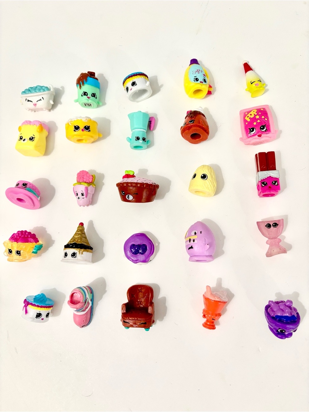25 Shopkins LOT Small Toys Various